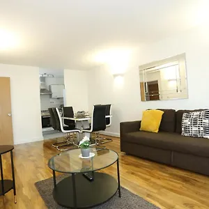 Apartment Lovely View 2 Beds 2 Bath Apartment,, London